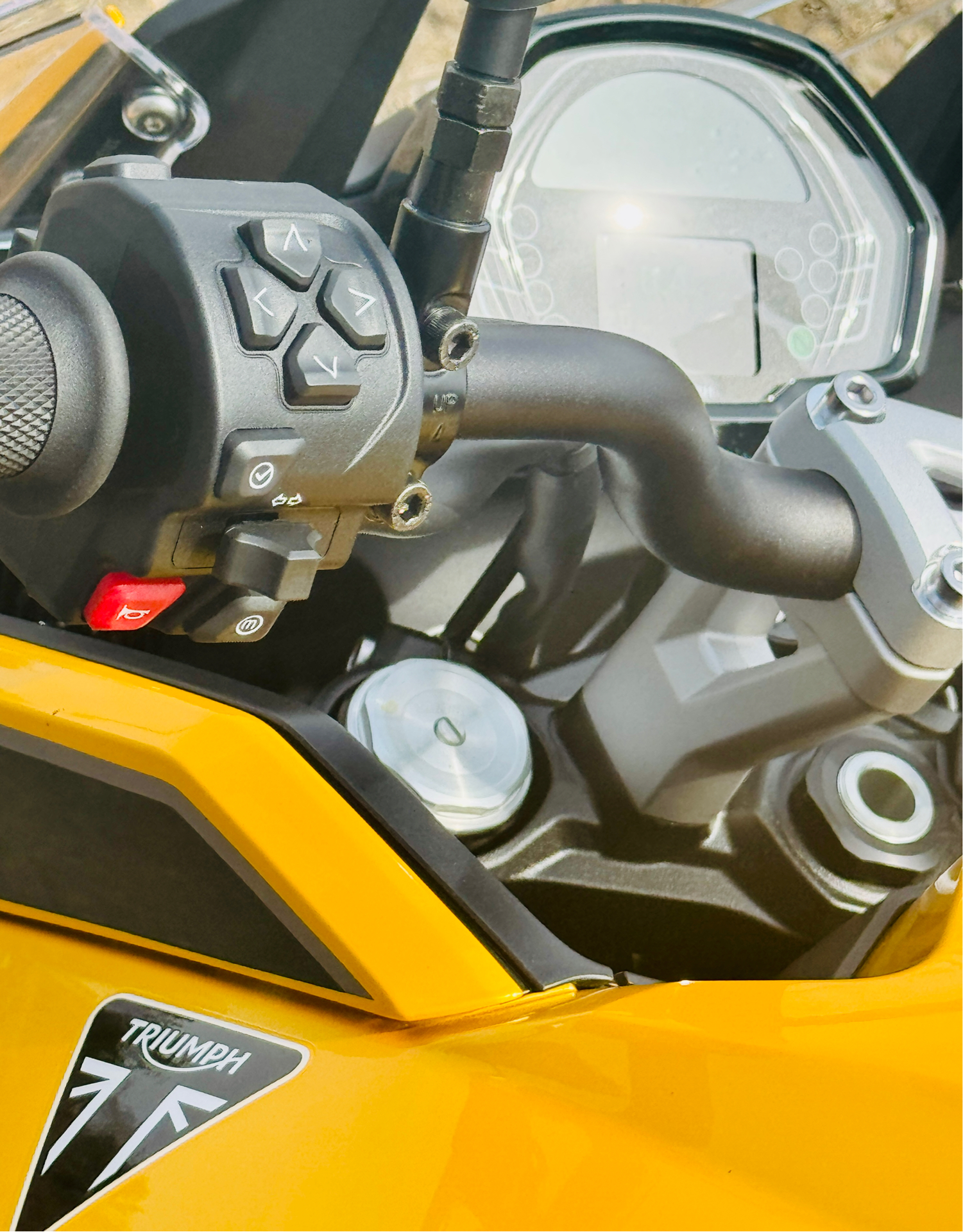 2025 Triumph Tiger Sport 800 in Foxboro, Massachusetts - Photo 2