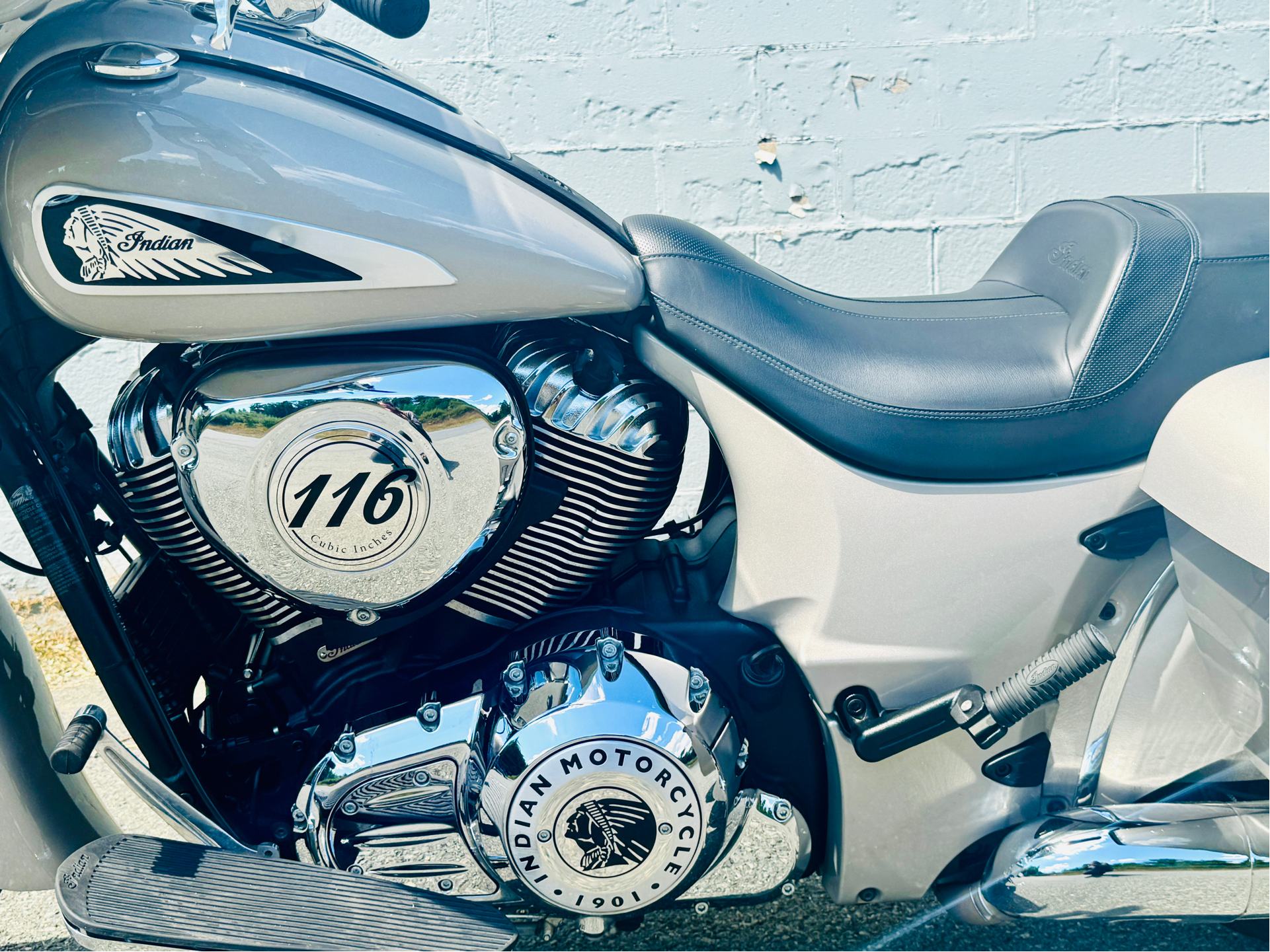 2022 Indian Motorcycle Chieftain® Limited in Foxboro, Massachusetts - Photo 2
