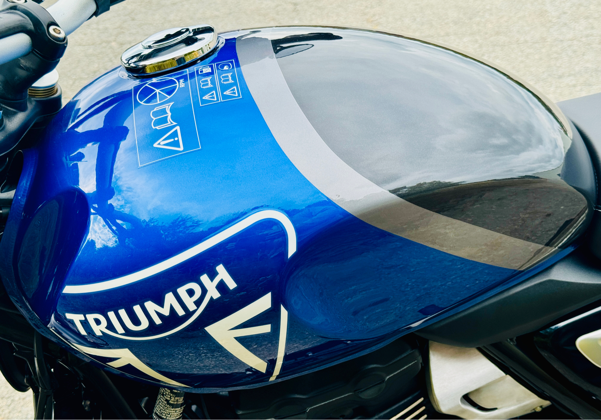 2024 Triumph Speed 400 in Foxboro, Massachusetts - Photo 9