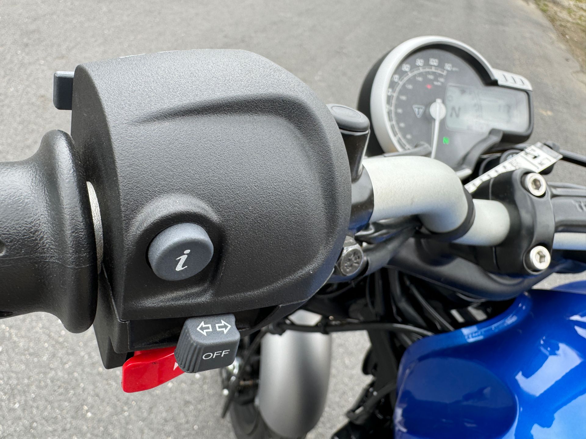2024 Triumph Speed 400 in Foxboro, Massachusetts - Photo 8