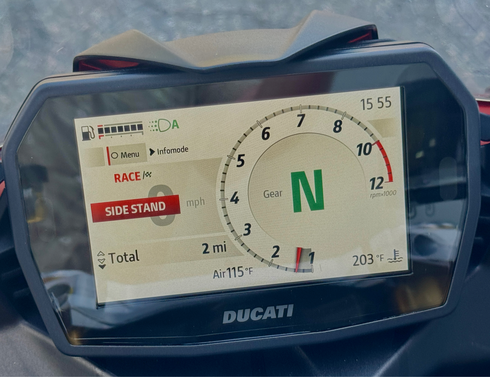 2025 Ducati Panigale V2 S in Foxboro, Massachusetts - Photo 16