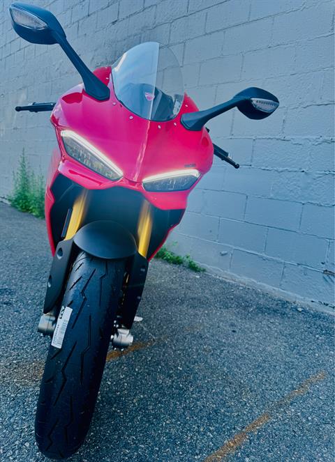 2025 Ducati Panigale V2 S in Foxboro, Massachusetts - Photo 13