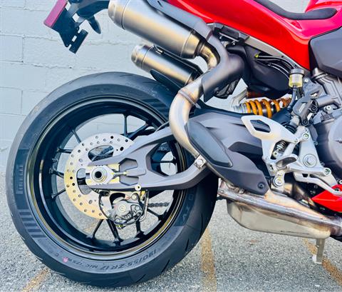 2025 Ducati Panigale V2 S in Foxboro, Massachusetts - Photo 18