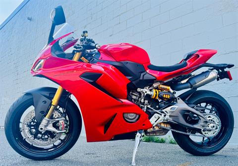 2025 Ducati Panigale V2 S in Foxboro, Massachusetts - Photo 23