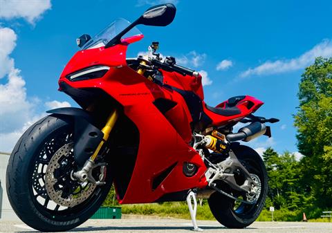 2025 Ducati Panigale V2 S in Foxboro, Massachusetts - Photo 3