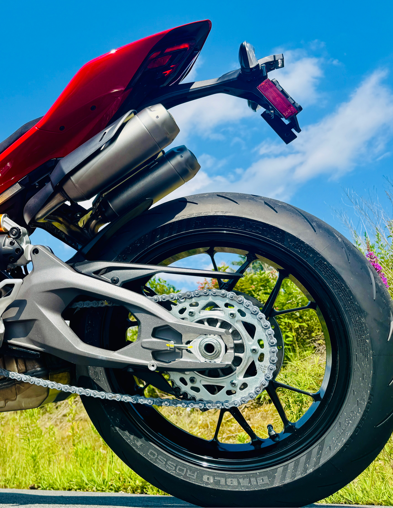 2025 Ducati Panigale V2 S in Foxboro, Massachusetts - Photo 20