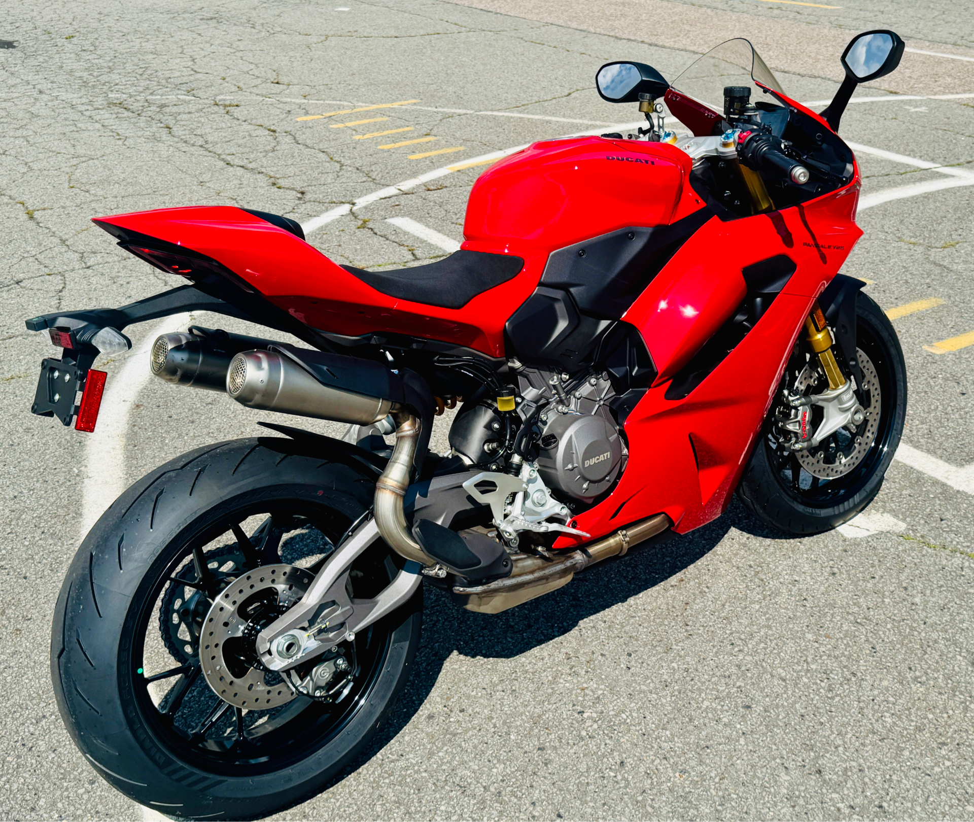 2025 Ducati Panigale V2 S in Foxboro, Massachusetts - Photo 15