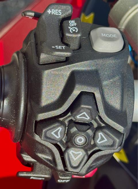 2025 Ducati Panigale V2 S in Foxboro, Massachusetts - Photo 10