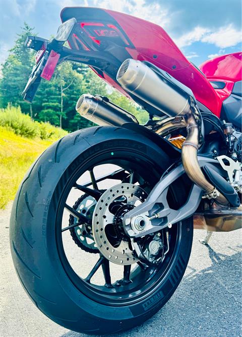 2025 Ducati Panigale V2 S in Foxboro, Massachusetts - Photo 9