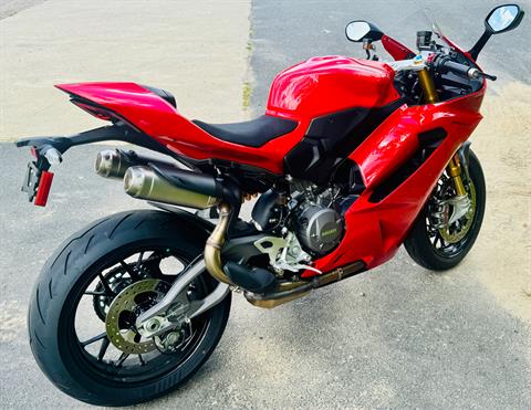 2025 Ducati Panigale V2 S in Foxboro, Massachusetts - Photo 17
