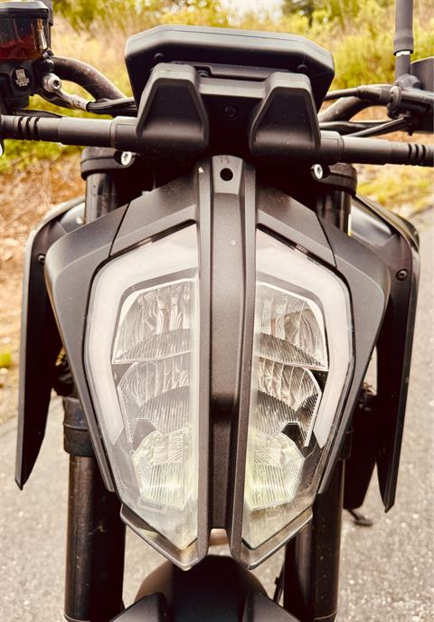 2022 KTM 890 Duke R in Foxboro, Massachusetts - Photo 4