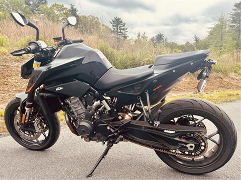 2022 KTM 890 Duke R in Foxboro, Massachusetts - Photo 11