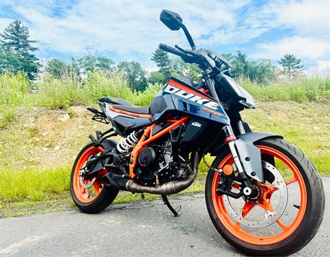 2024 KTM 390 Duke in Foxboro, Massachusetts - Photo 10