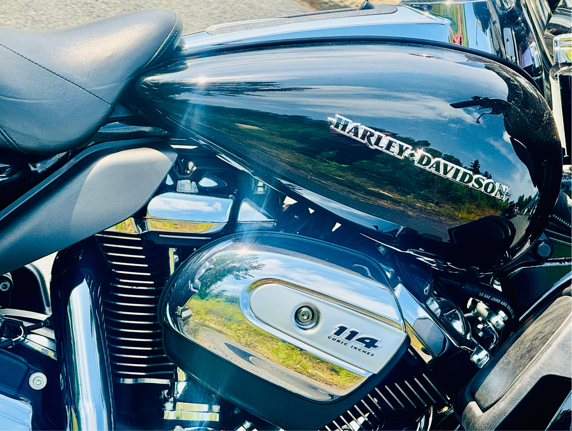 2019 Harley-Davidson Ultra Limited in Foxboro, Massachusetts - Photo 2