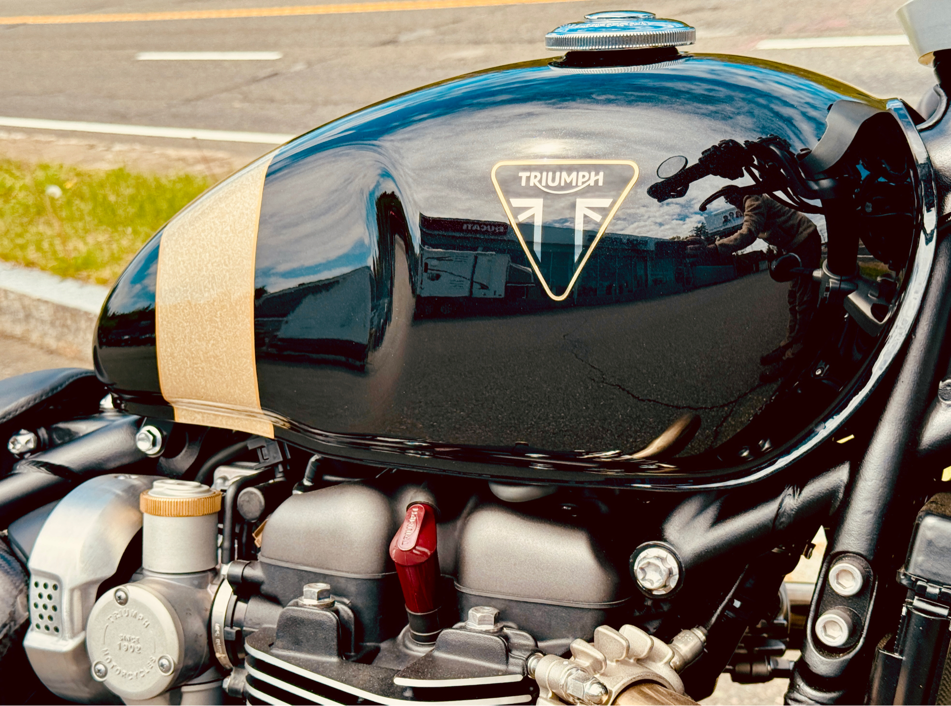 2025 Triumph Bonneville Bobber TFC in Foxboro, Massachusetts - Photo 16