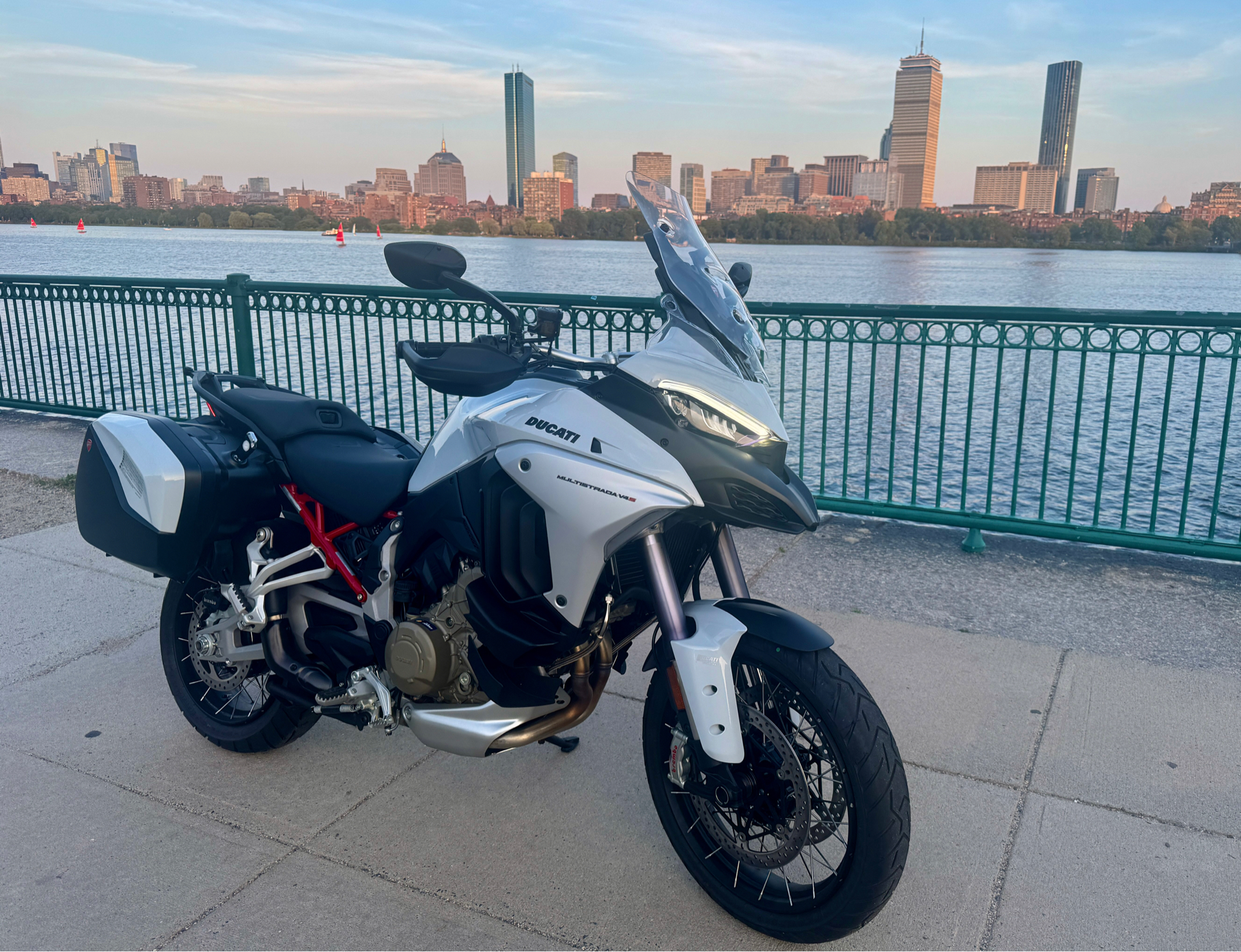 2024 Ducati Multistrada V4 S Travel & Radar in Foxboro, Massachusetts - Photo 19