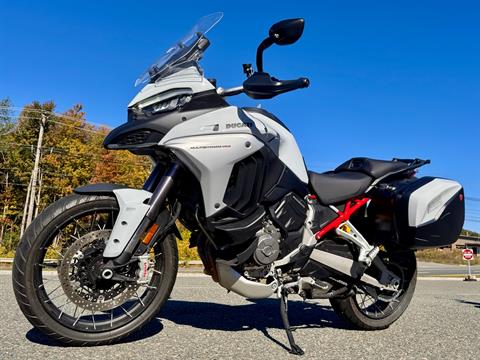 2024 Ducati Multistrada V4 S Travel & Radar