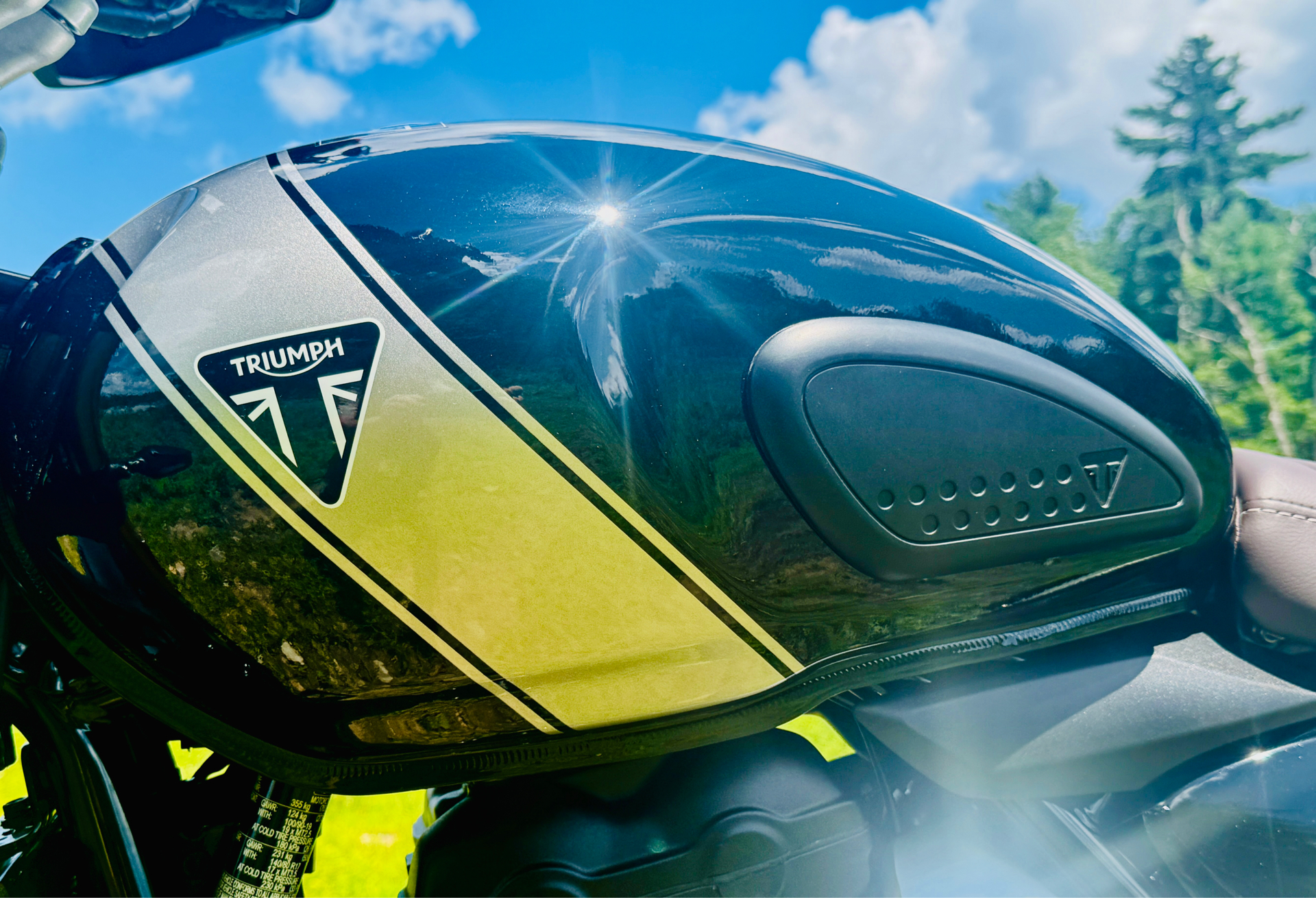 2025 Triumph Scrambler 400 X in Foxboro, Massachusetts - Photo 2