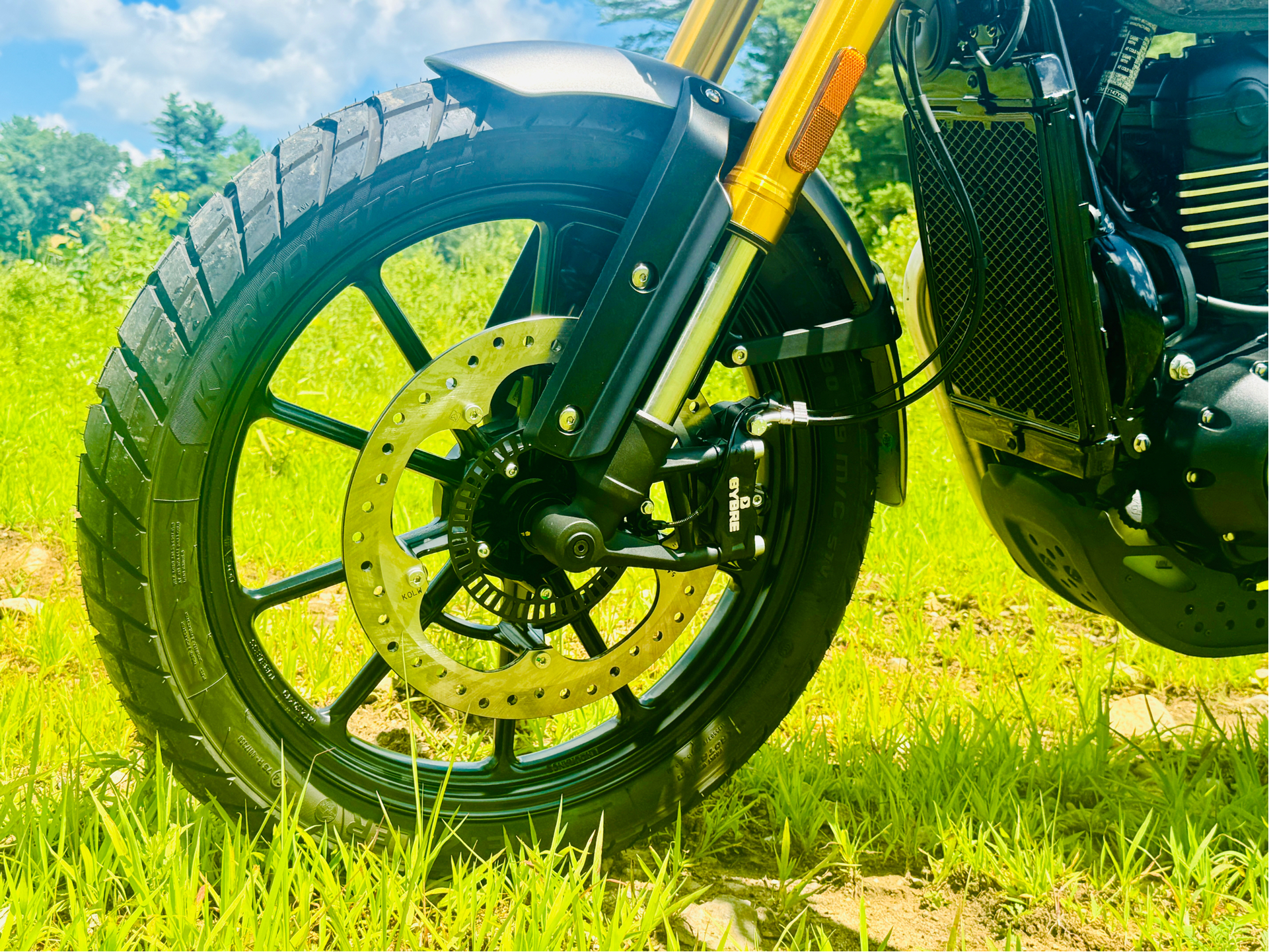 2025 Triumph Scrambler 400 X in Foxboro, Massachusetts - Photo 14