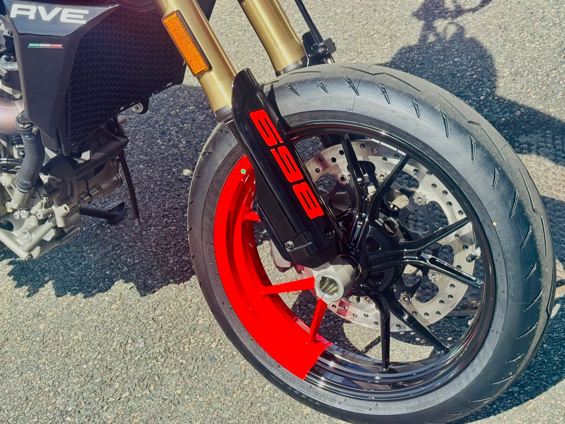 2025 Ducati Hypermotard 698 Mono RVE in Foxboro, Massachusetts - Photo 14