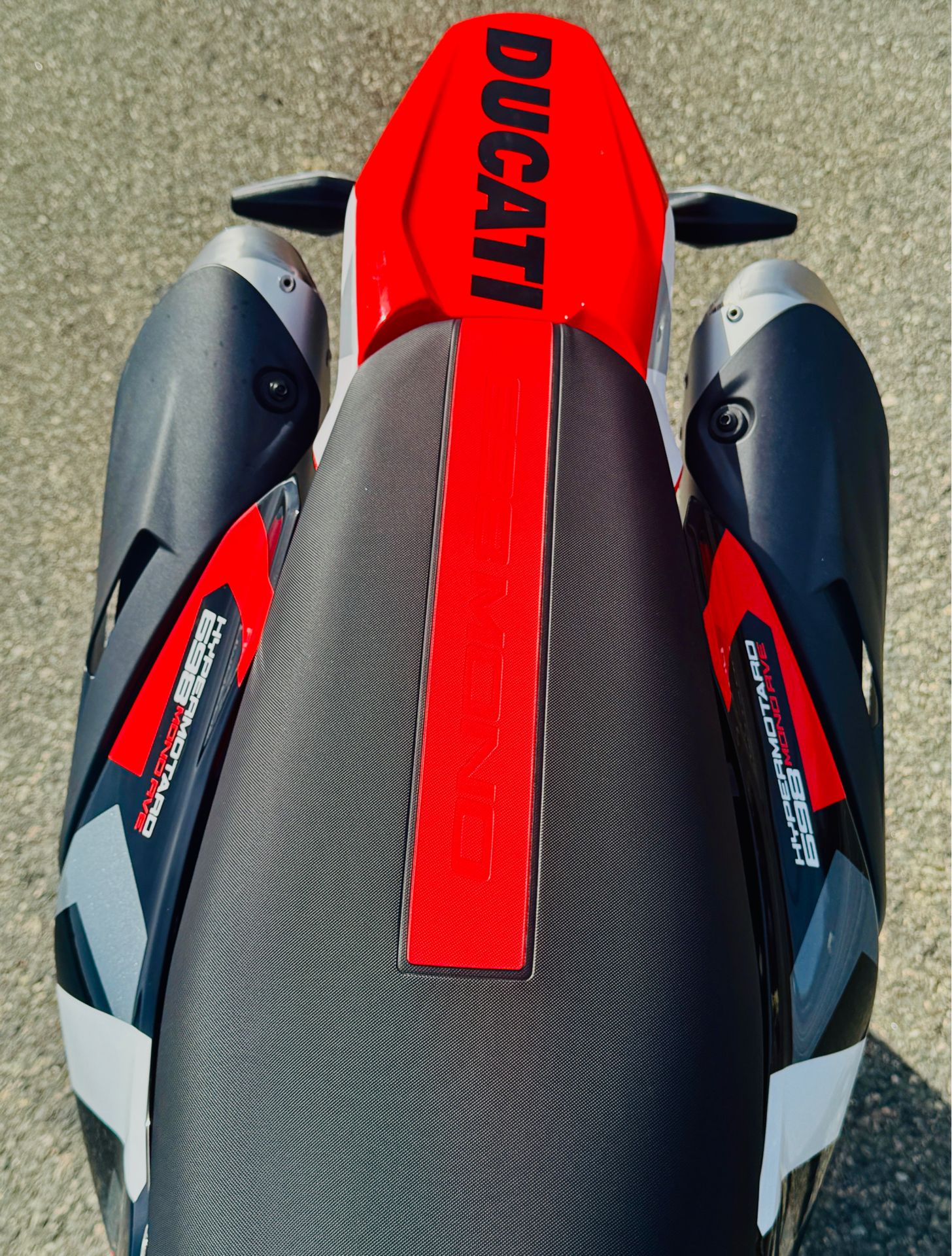 2025 Ducati Hypermotard 698 Mono RVE in Foxboro, Massachusetts - Photo 15