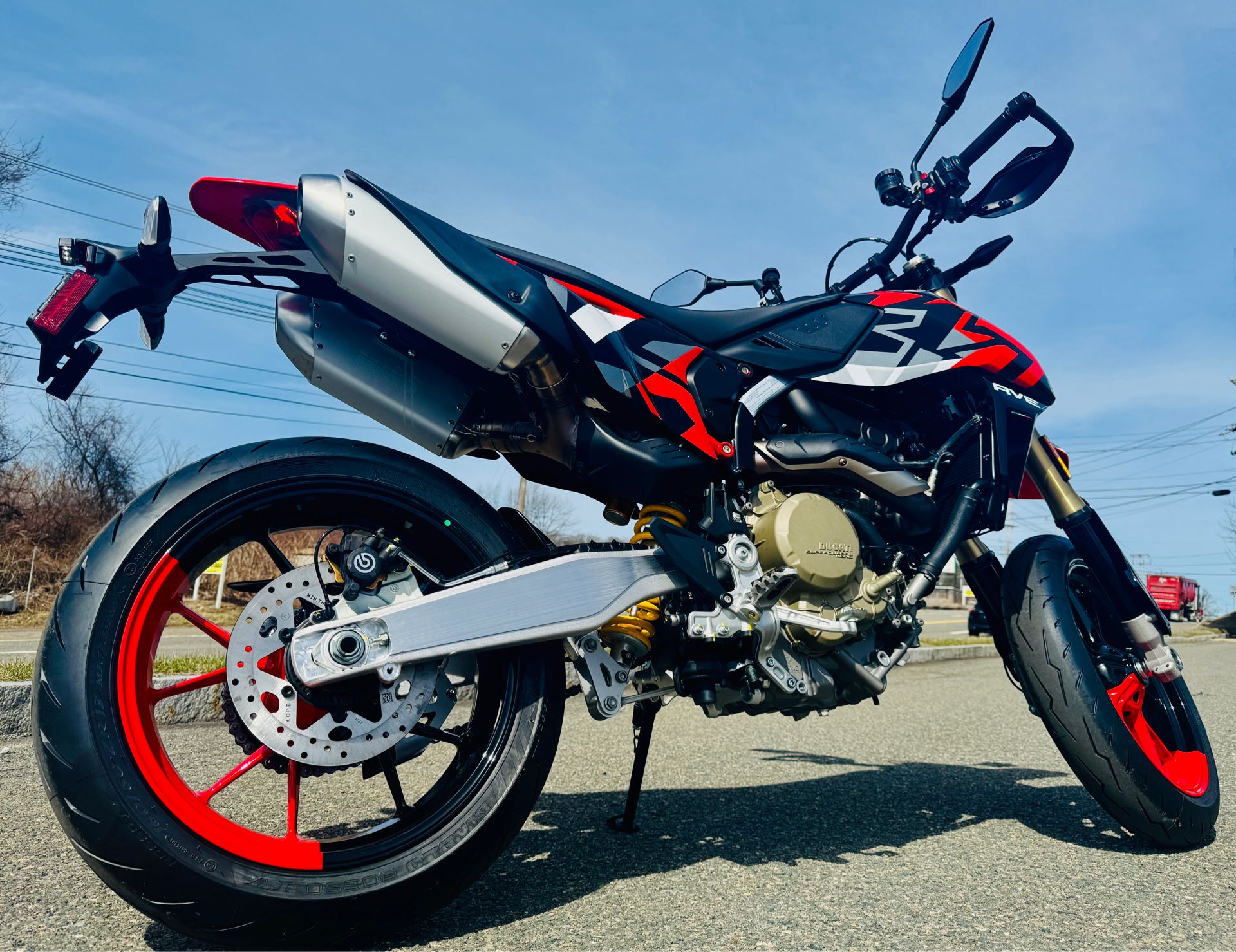 2025 Ducati Hypermotard 698 Mono RVE in Foxboro, Massachusetts - Photo 3