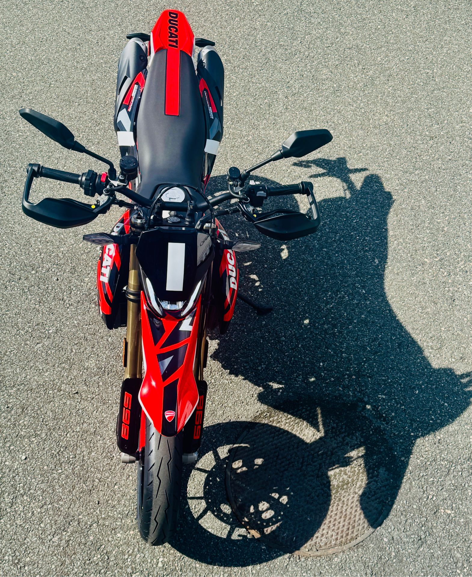 2025 Ducati Hypermotard 698 Mono RVE in Foxboro, Massachusetts - Photo 5