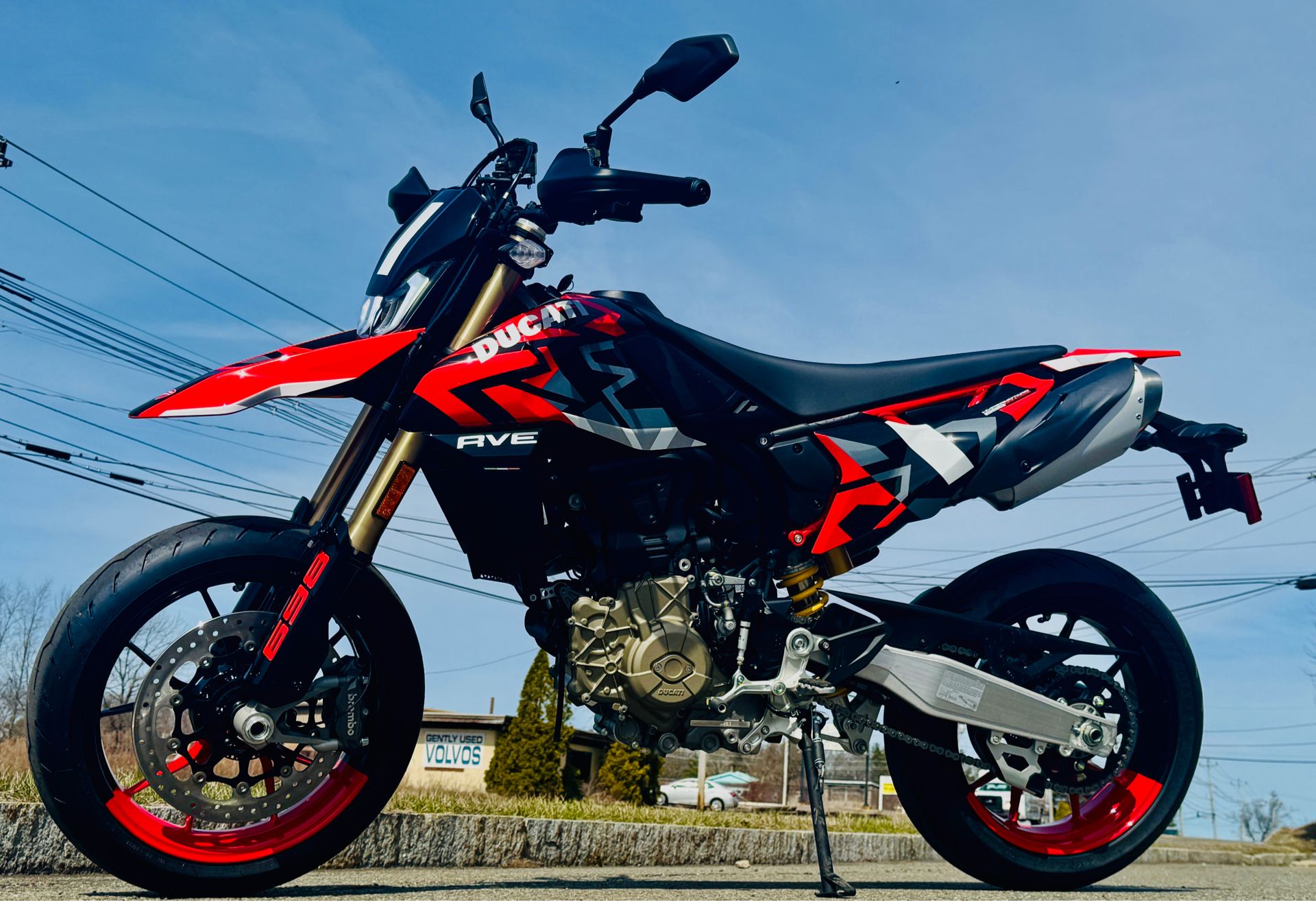 2025 Ducati Hypermotard 698 Mono RVE in Foxboro, Massachusetts - Photo 9