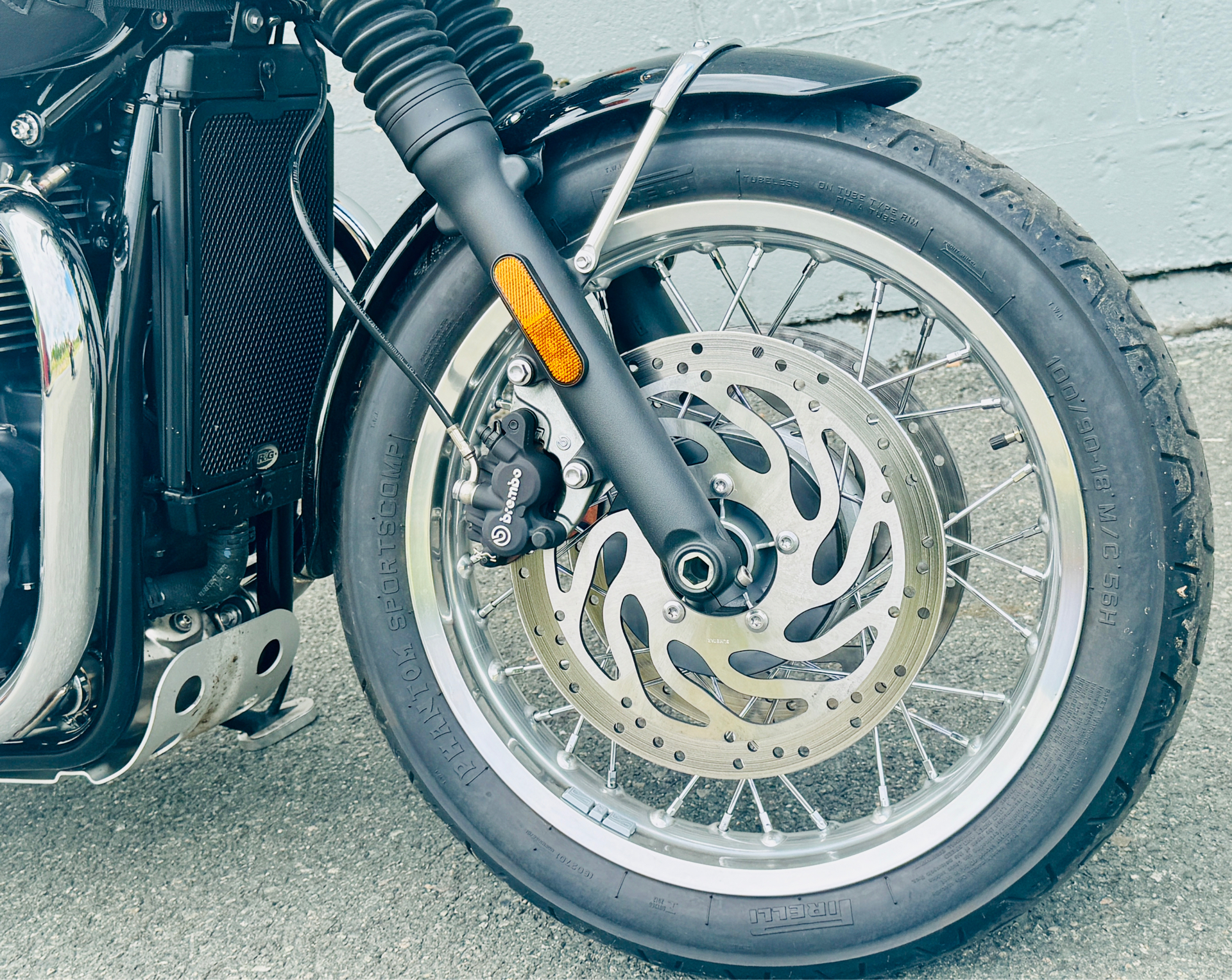 2022 Triumph Bonneville T120 Black in Foxboro, Massachusetts - Photo 23