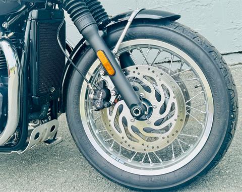 2022 Triumph Bonneville T120 Black in Foxboro, Massachusetts - Photo 23