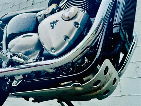 2022 Triumph Bonneville T120 Black in Foxboro, Massachusetts - Photo 13