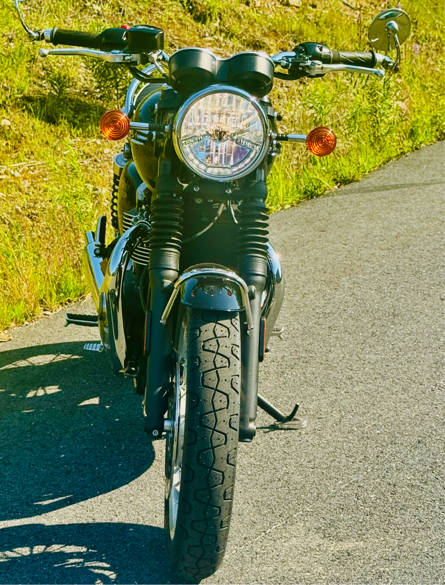 2022 Triumph Bonneville T120 Black in Foxboro, Massachusetts - Photo 9