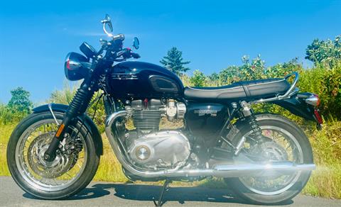 2022 Triumph Bonneville T120 Black in Foxboro, Massachusetts - Photo 24