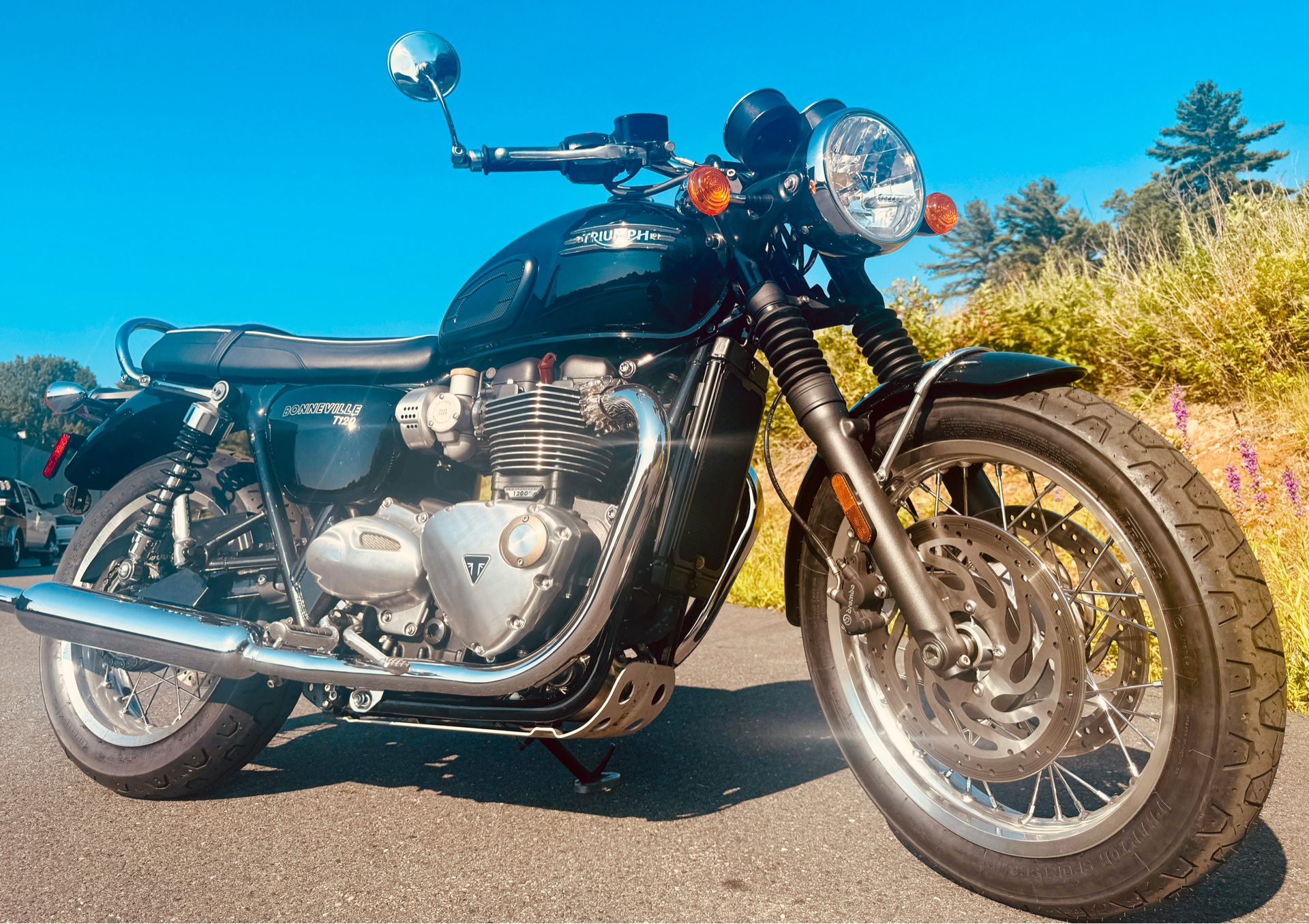 2022 Triumph Bonneville T120 Black in Foxboro, Massachusetts - Photo 10