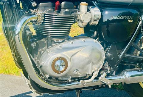 2022 Triumph Bonneville T120 Black in Foxboro, Massachusetts - Photo 14