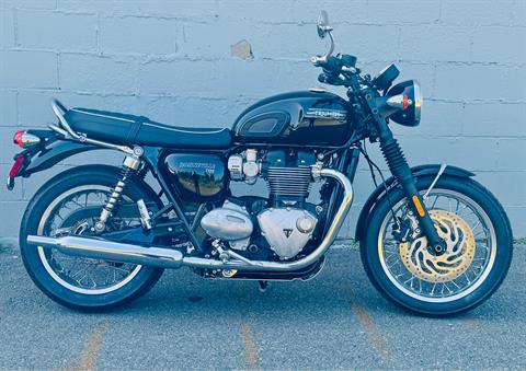 2022 Triumph Bonneville T120 Black in Foxboro, Massachusetts - Photo 12