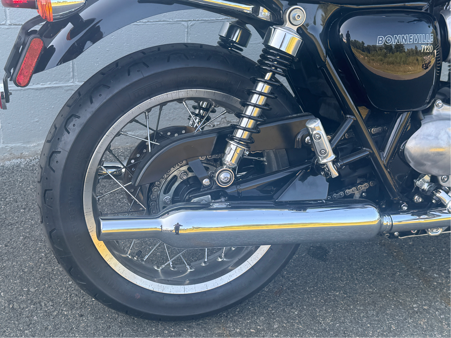 2022 Triumph Bonneville T120 Black in Foxboro, Massachusetts - Photo 18