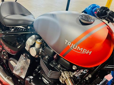2025 Triumph Bonneville Bobber in Foxboro, Massachusetts - Photo 2
