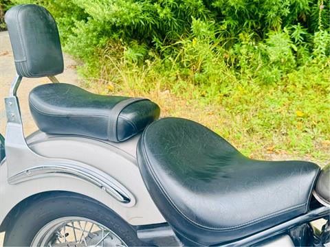 2002 Yamaha V Star 1100 Classic in Foxboro, Massachusetts - Photo 4