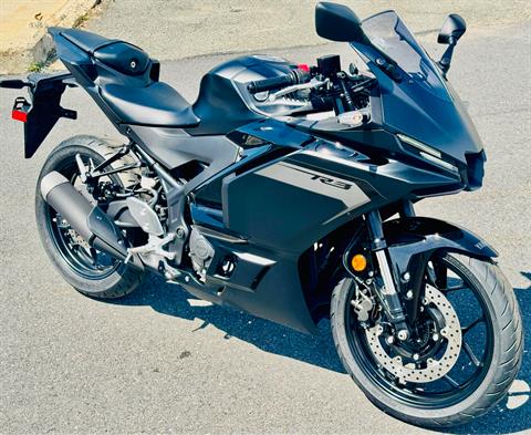 2025 Yamaha YZF-R3 in Foxboro, Massachusetts - Photo 3