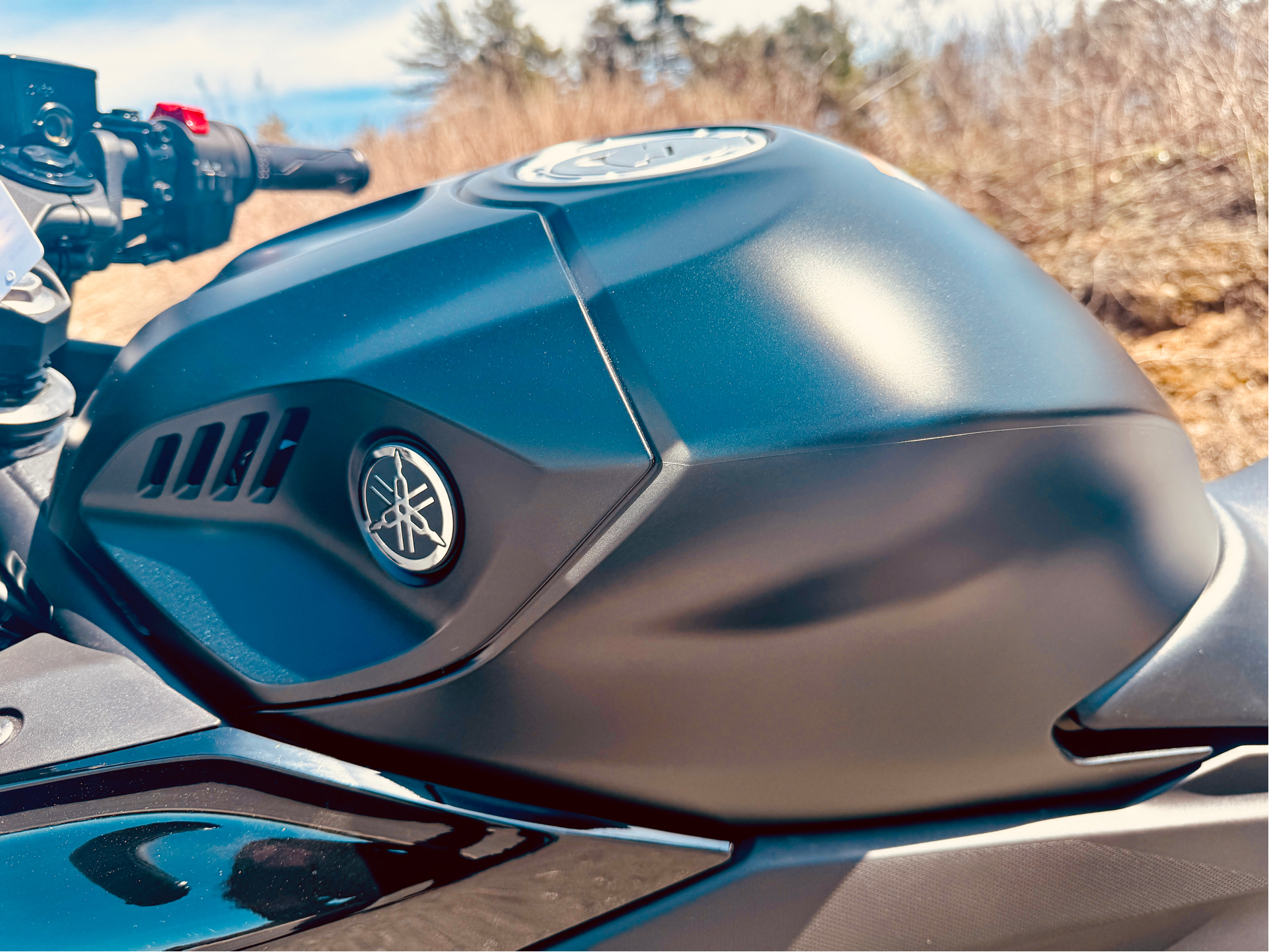 2025 Yamaha YZF-R3 in Foxboro, Massachusetts - Photo 15