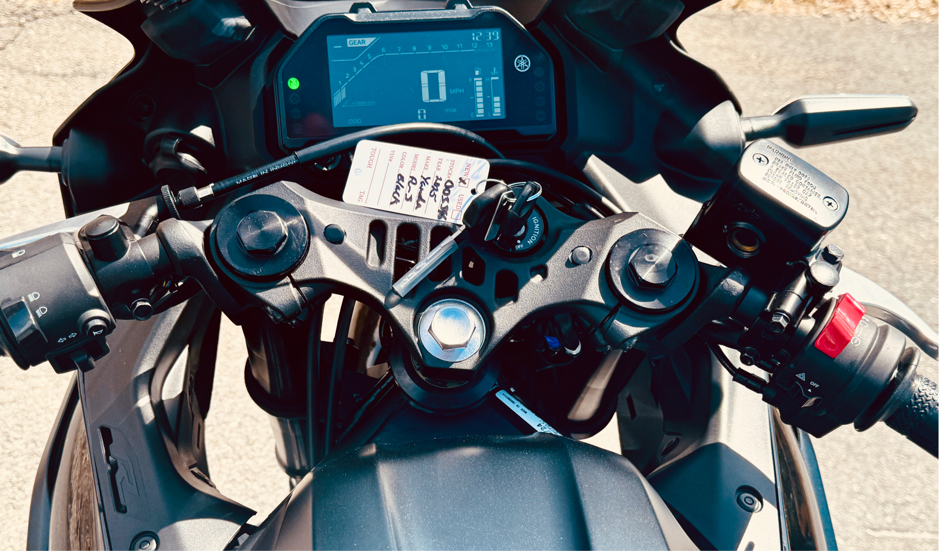2025 Yamaha YZF-R3 in Foxboro, Massachusetts - Photo 19