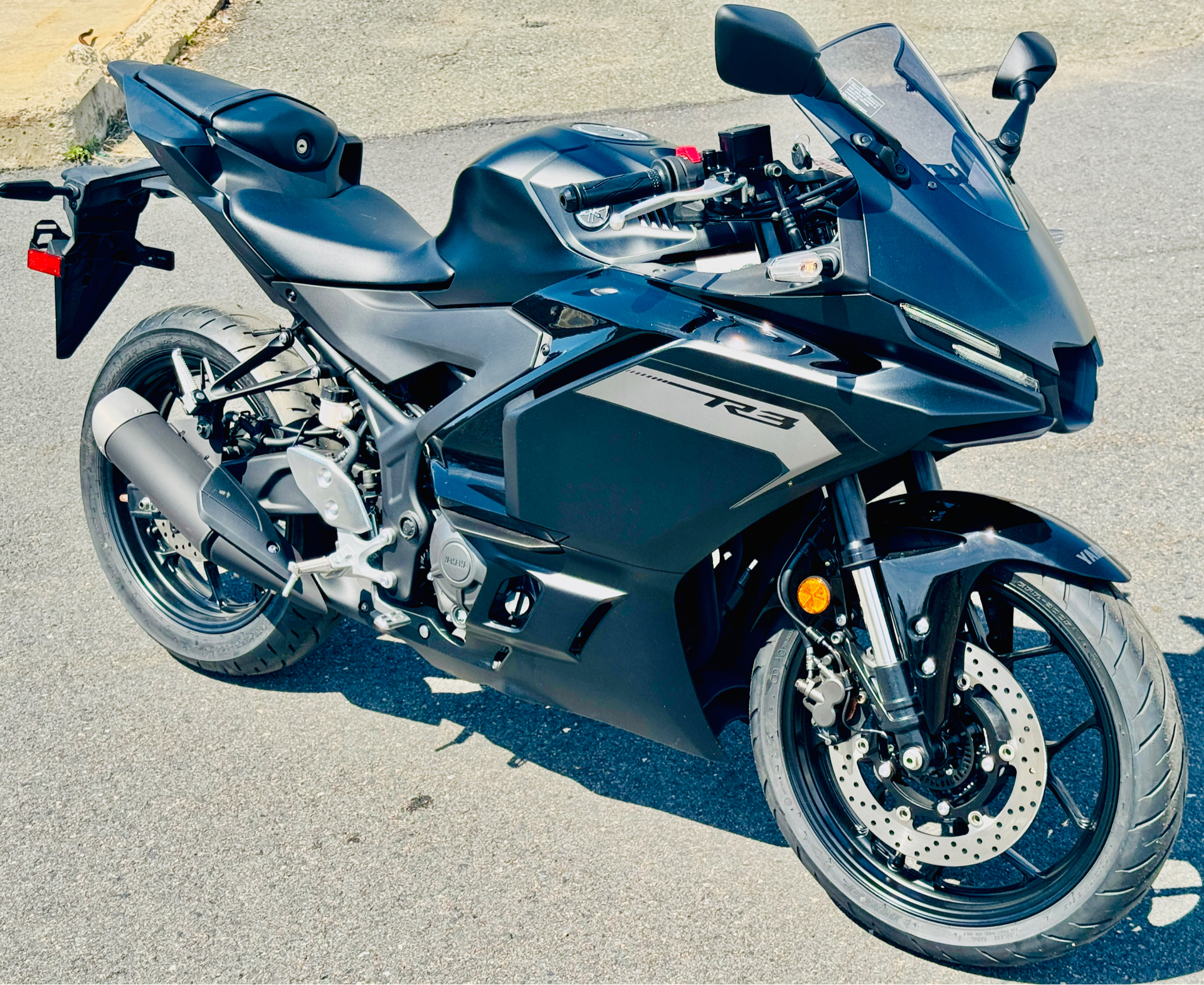 2025 Yamaha YZF-R3 in Foxboro, Massachusetts - Photo 3