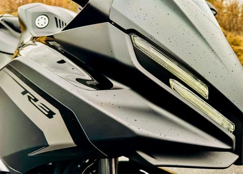 2025 Yamaha YZF-R3 in Foxboro, Massachusetts - Photo 4