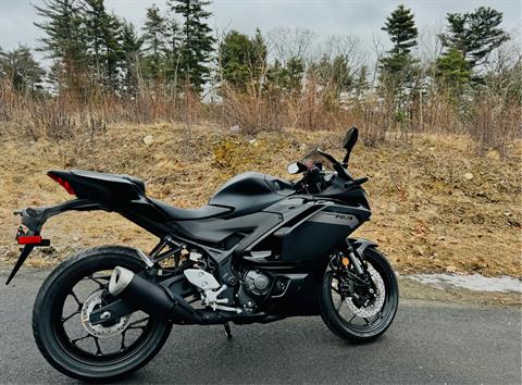2025 Yamaha YZF-R3 in Foxboro, Massachusetts - Photo 17