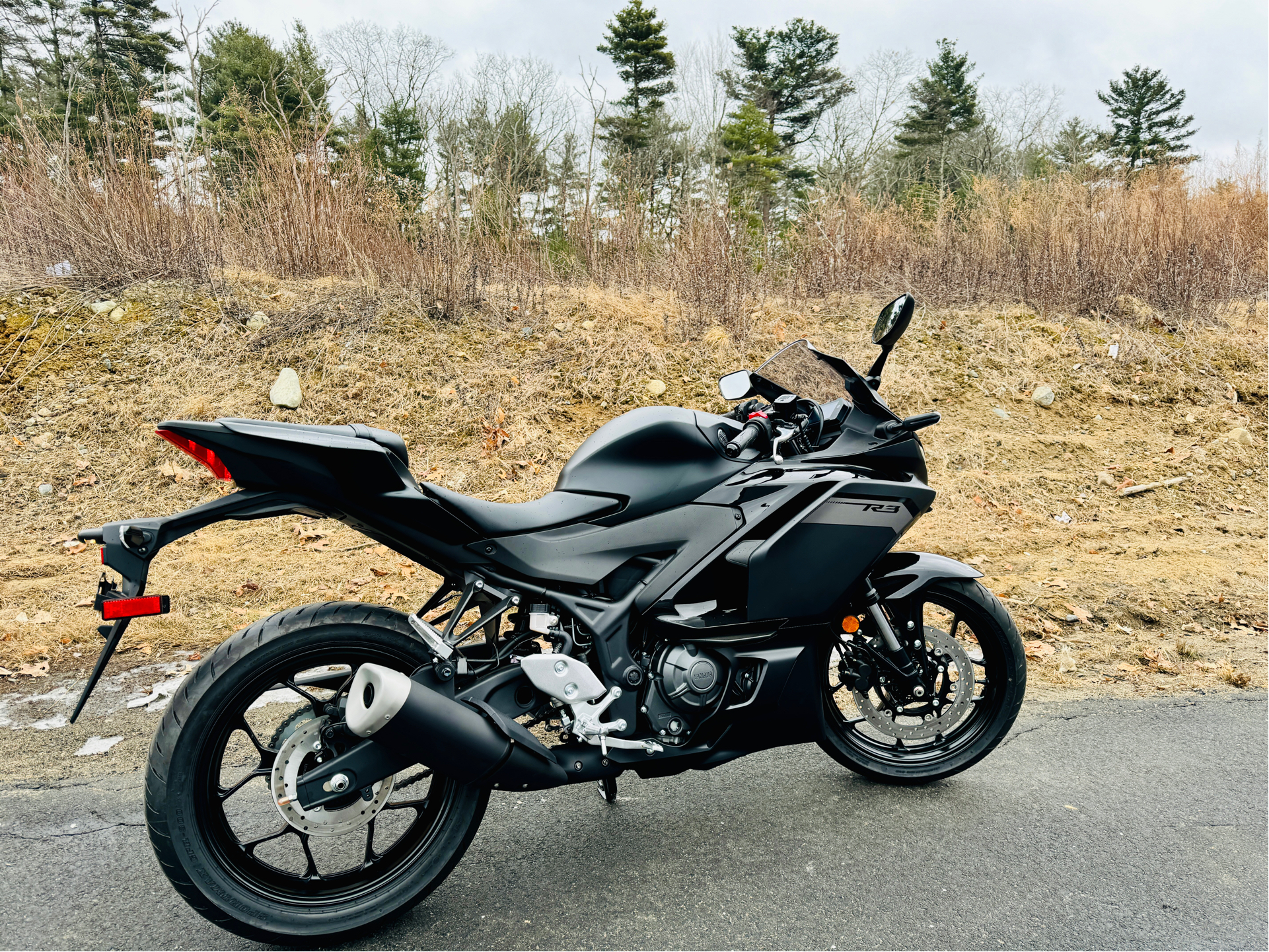 2025 Yamaha YZF-R3 in Foxboro, Massachusetts - Photo 22