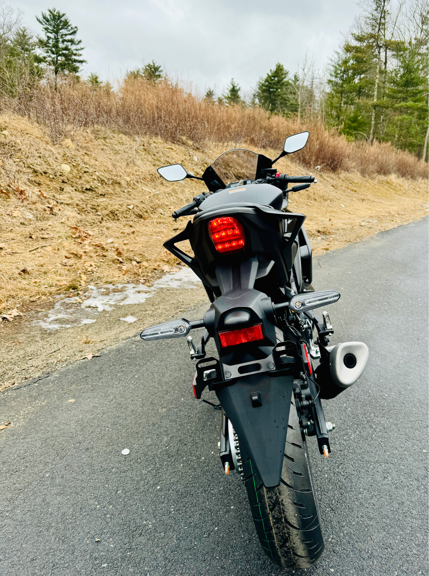 2025 Yamaha YZF-R3 in Foxboro, Massachusetts - Photo 28