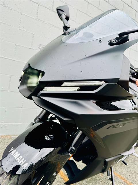 2025 Yamaha YZF-R3 in Foxboro, Massachusetts - Photo 32