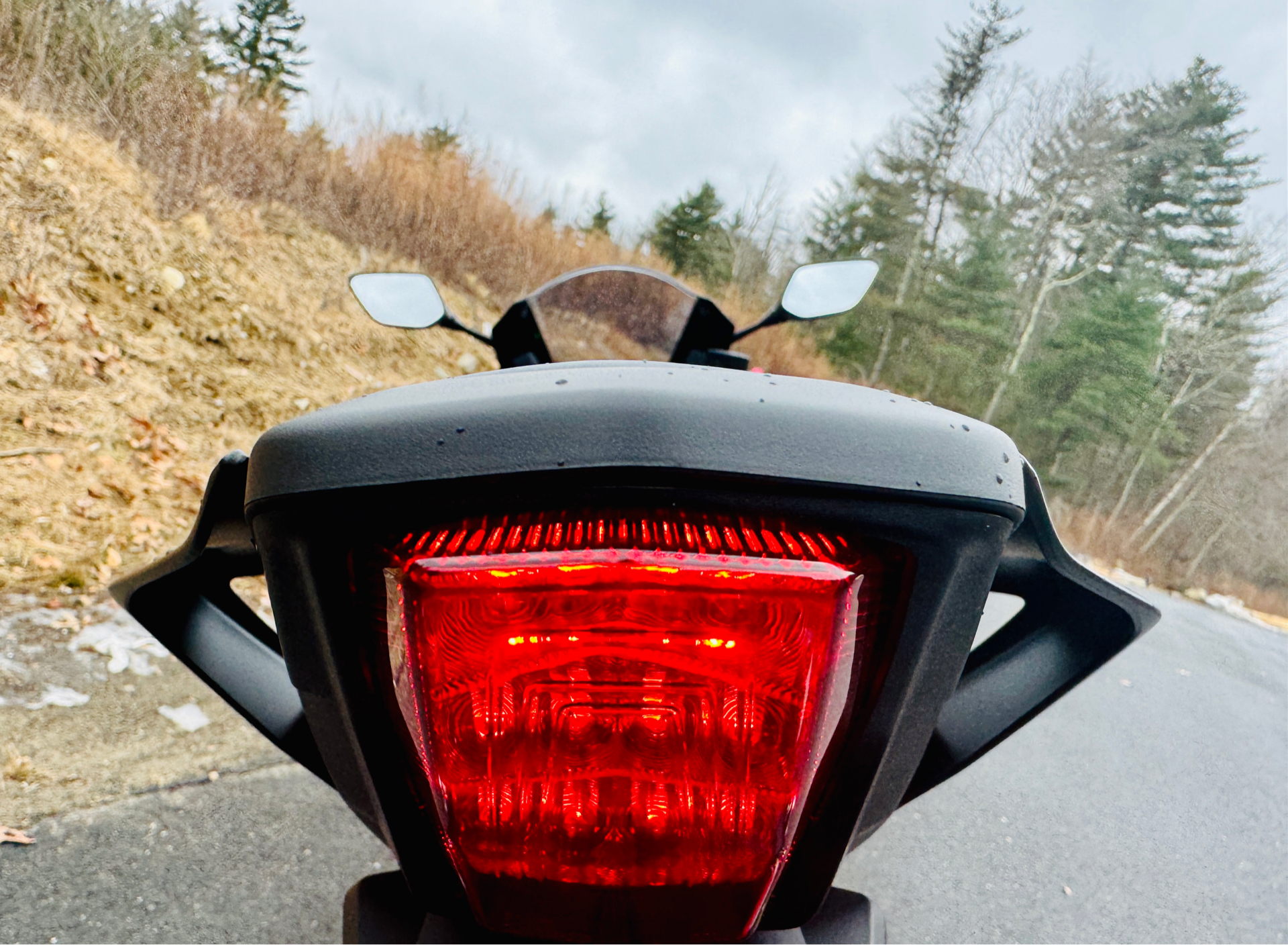 2025 Yamaha YZF-R3 in Foxboro, Massachusetts - Photo 6