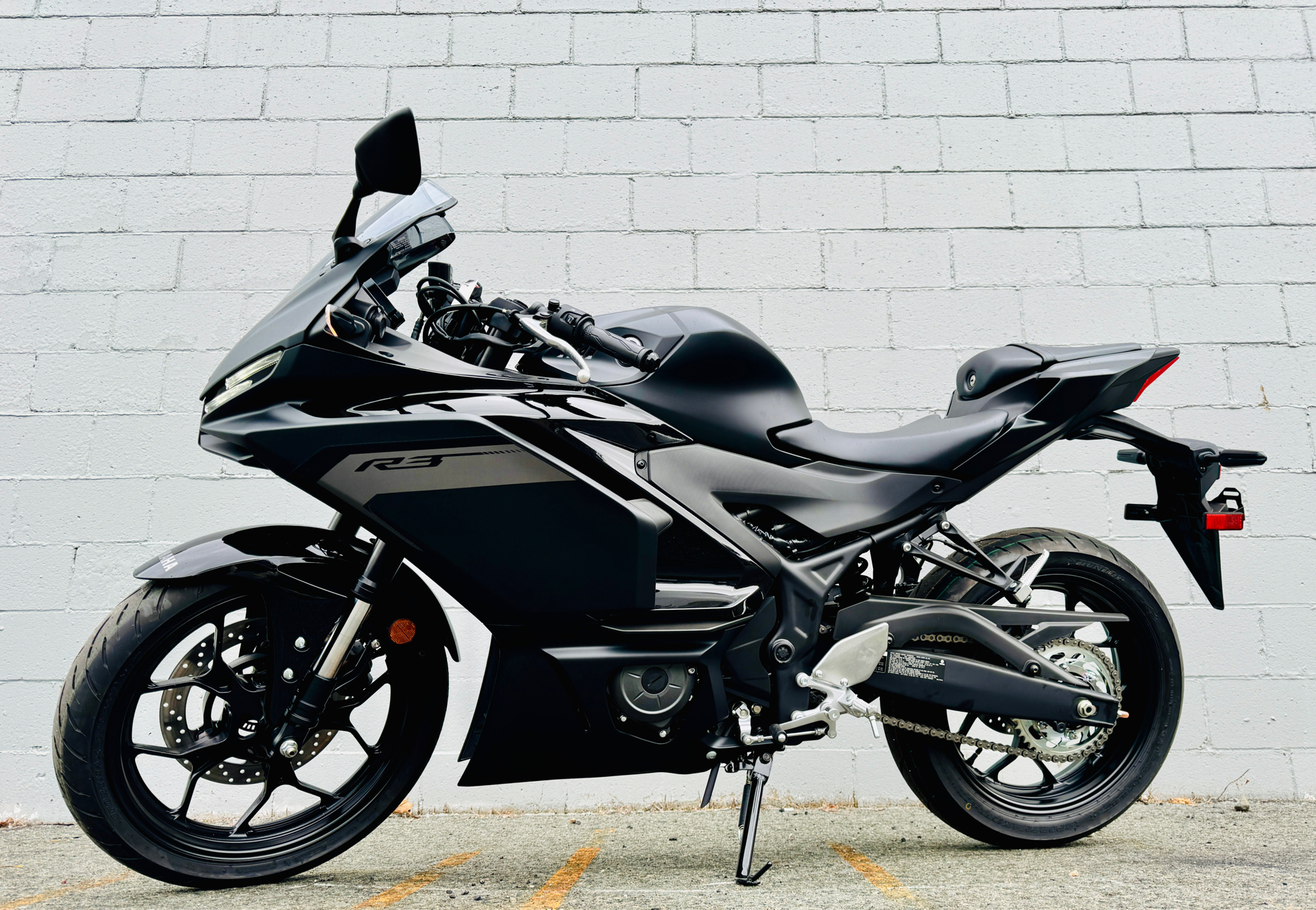 2025 Yamaha YZF-R3 in Foxboro, Massachusetts - Photo 1